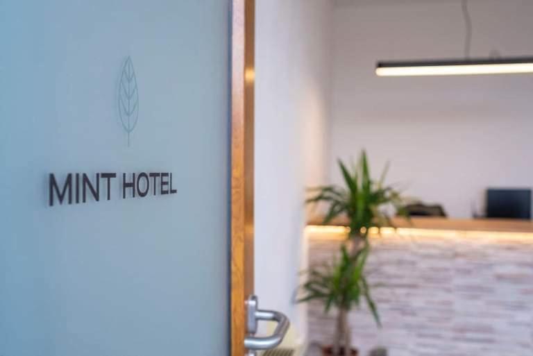 Mint Hotel Призрен Екстериор снимка