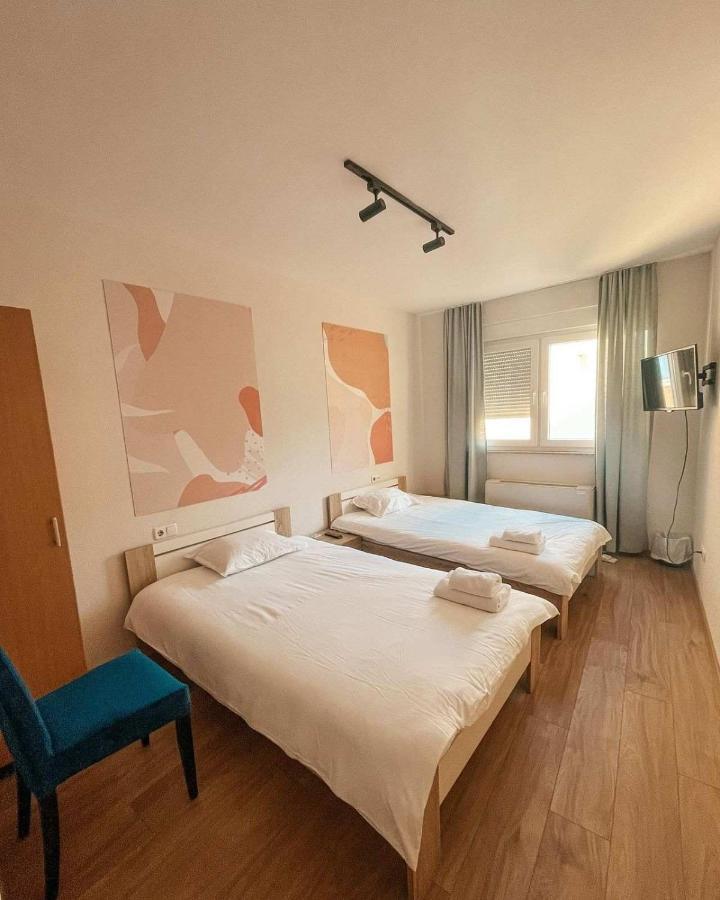 Mint Hotel Призрен Екстериор снимка
