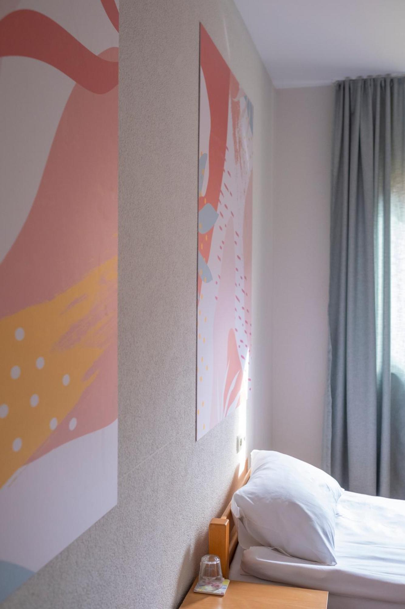 Mint Hotel Призрен Стая снимка
